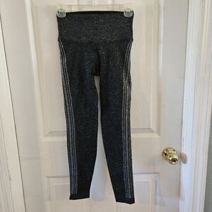 Good American Seamless Striped Black Metallic Striped SZ 01 Legging